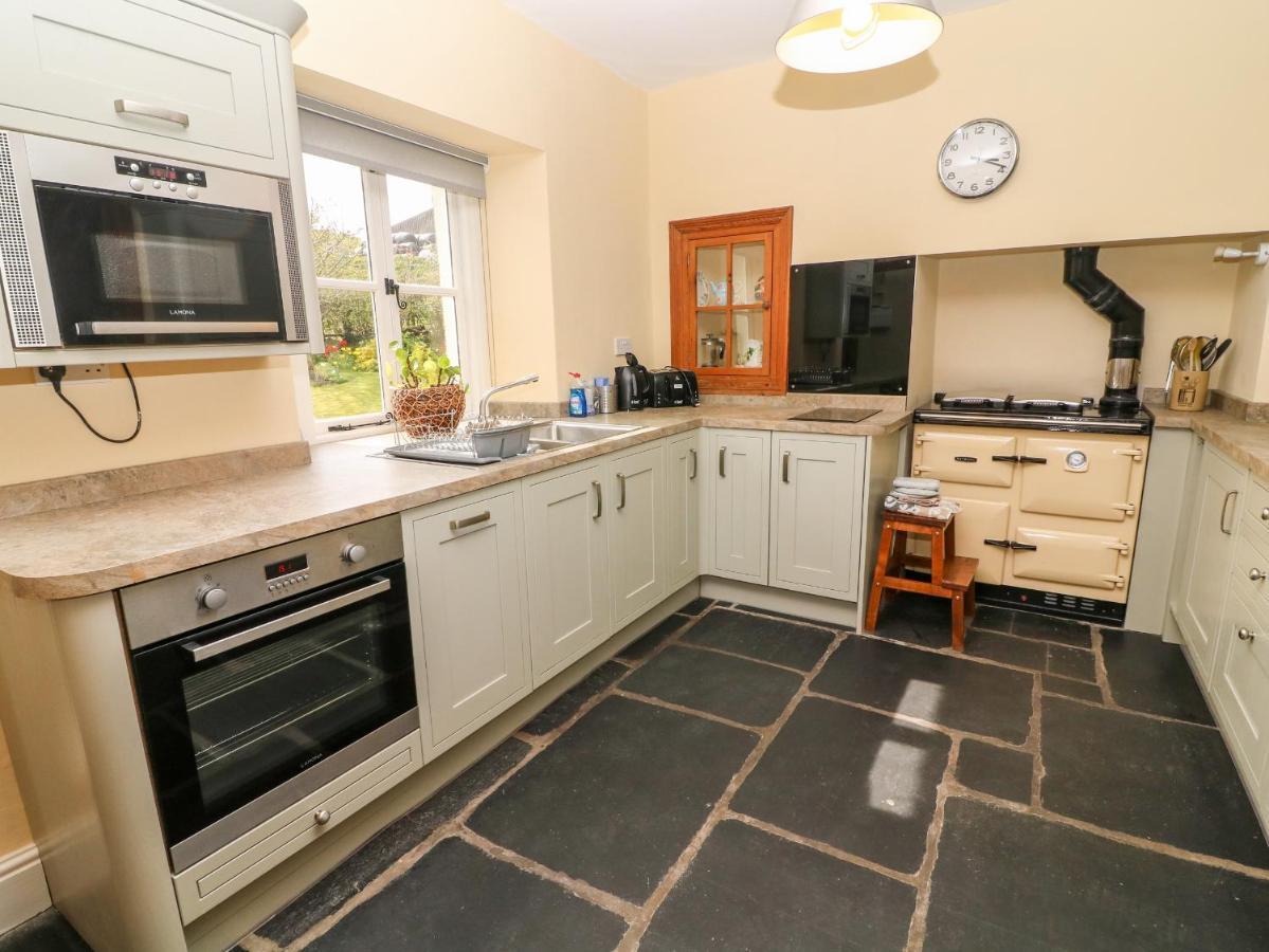 Waingate Cottage Cark Екстериор снимка